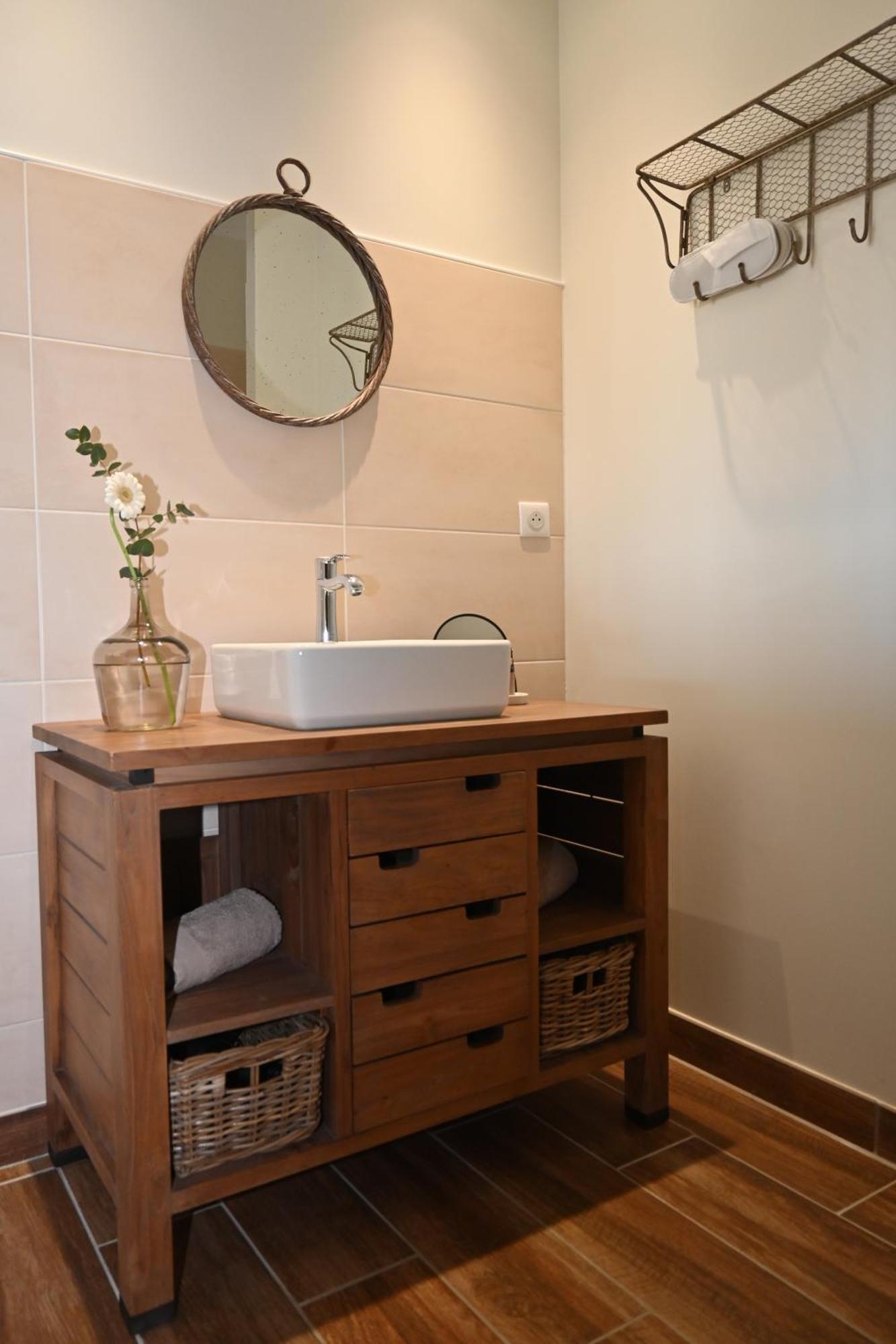 Aux 3 Forets Bed & Breakfast Bizeneuille